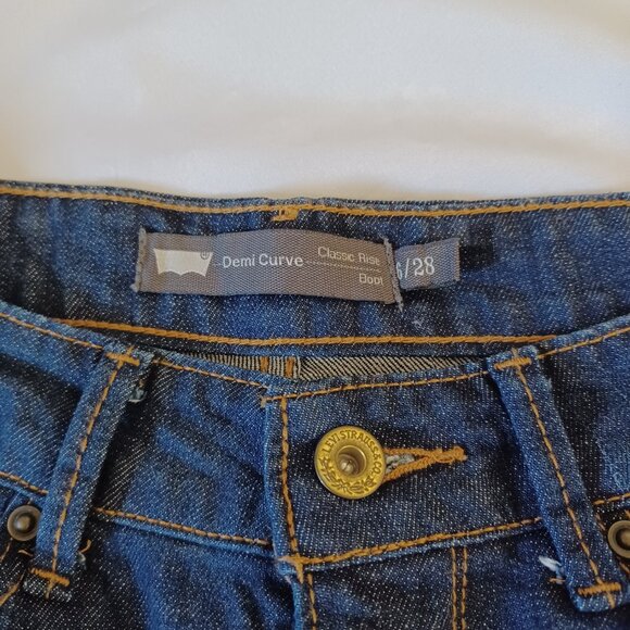Levi's Jeans Demi Curve Classic Rise Boot Dark Wash Stretch Midrise Size 28x32 - Picture 8 of 13